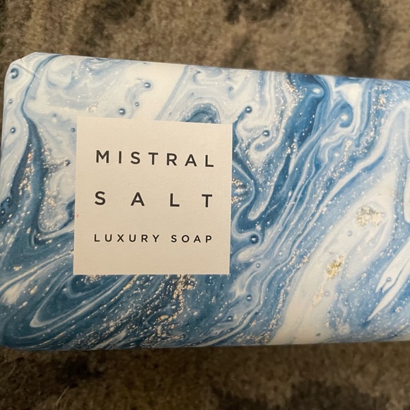 2 Bars Luxury Bath Soap - Picture 3 of 4